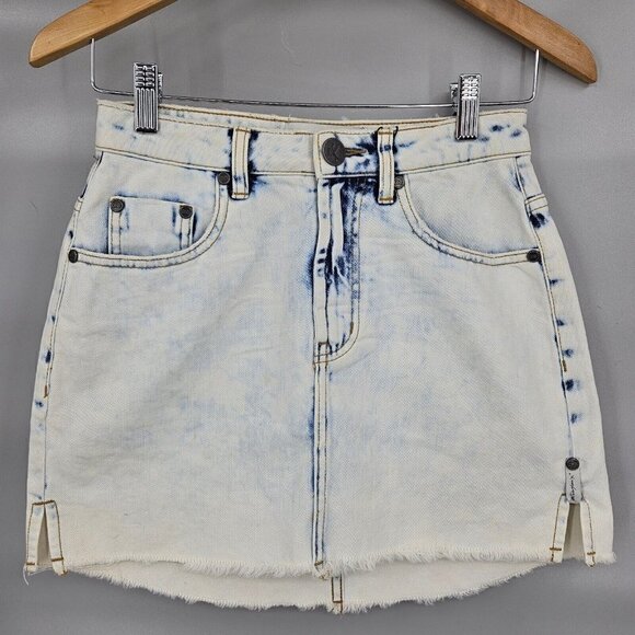 New One Teaspoon 2020 Mini Denim Skirt Womens 26 Classic Light Blue High Waist - Picture 1 of 5